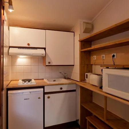 Apartment Avec Balcon Et Double Exposition A Brides-les-bains, Pres Des Thermes - Fr-1-512-144